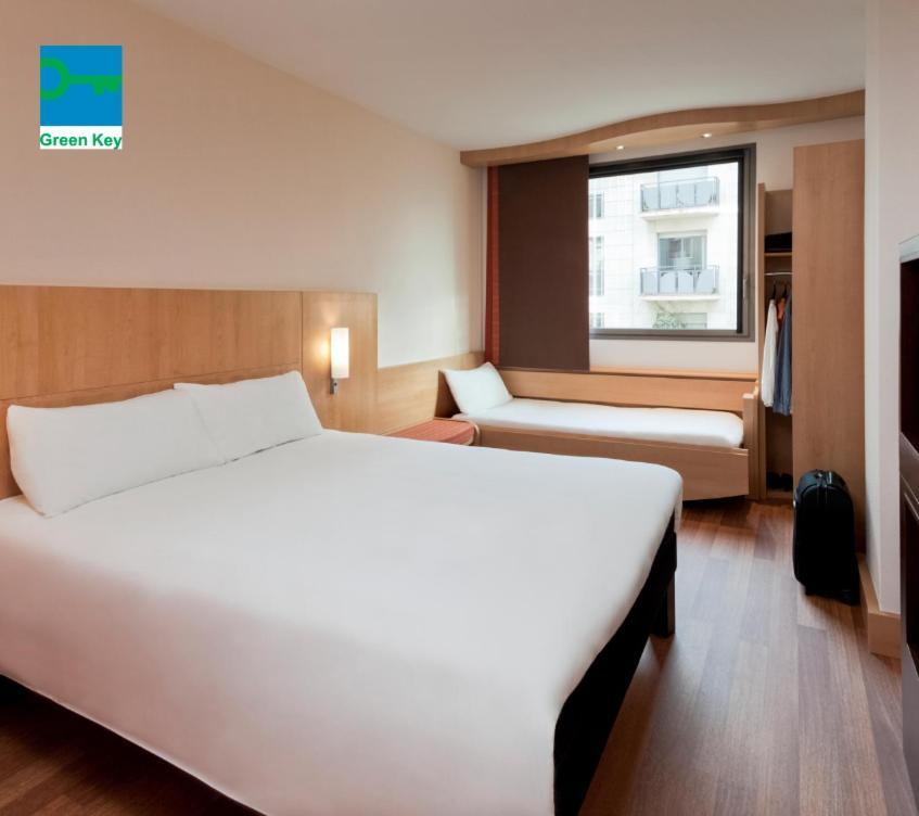 Ibis Lleida Hotel Екстериор снимка