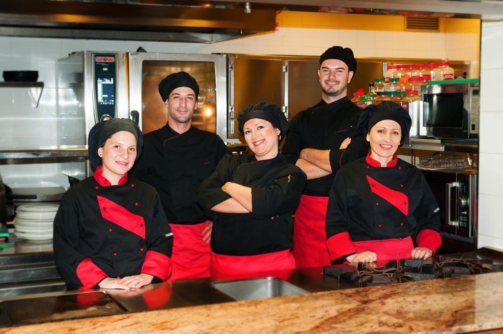 Ibis Lleida Hotel Екстериор снимка