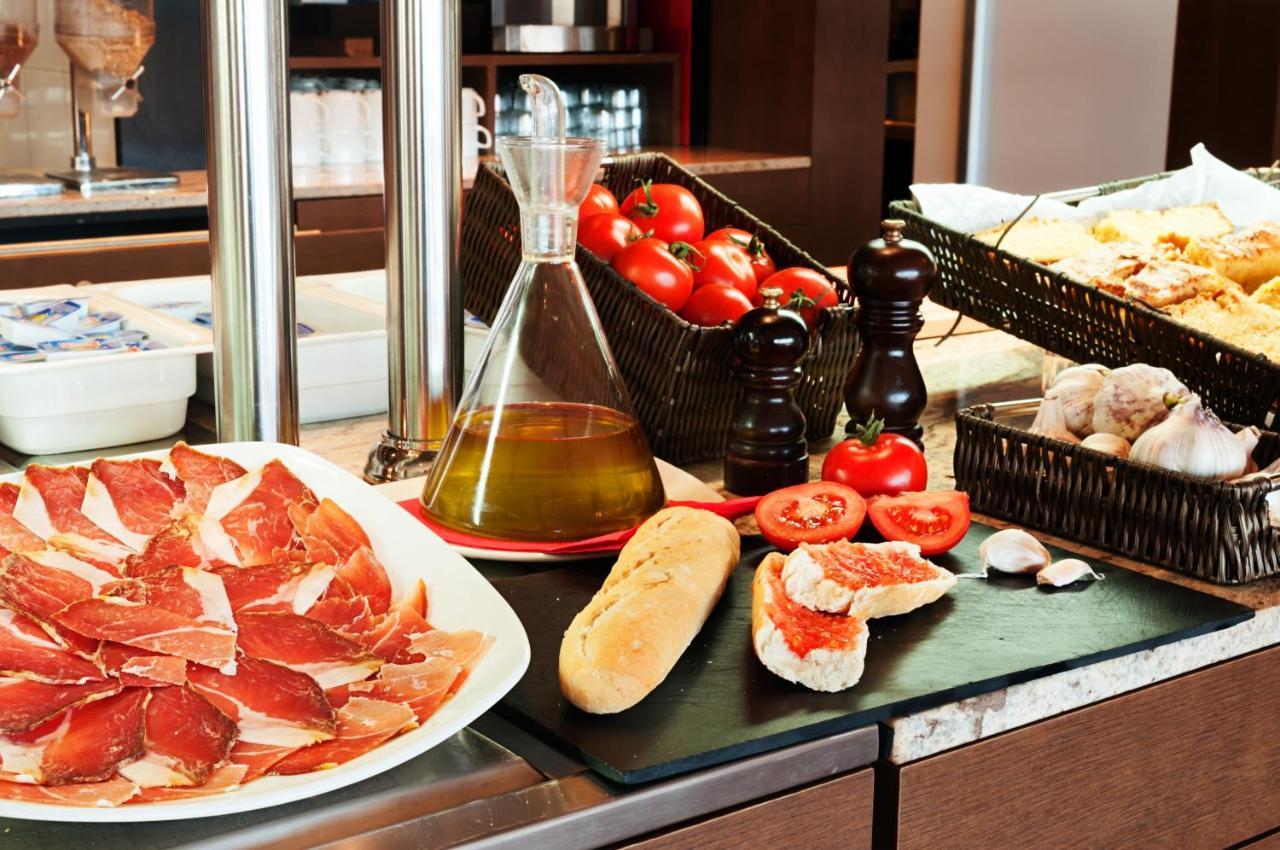 Ibis Lleida Hotel Екстериор снимка